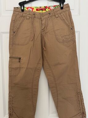 Unionbay Girl’s Tan Capri Pants